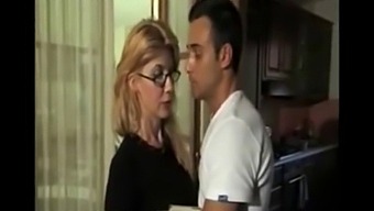 A Classic Italian Lady Indulges In Anal Pleasure